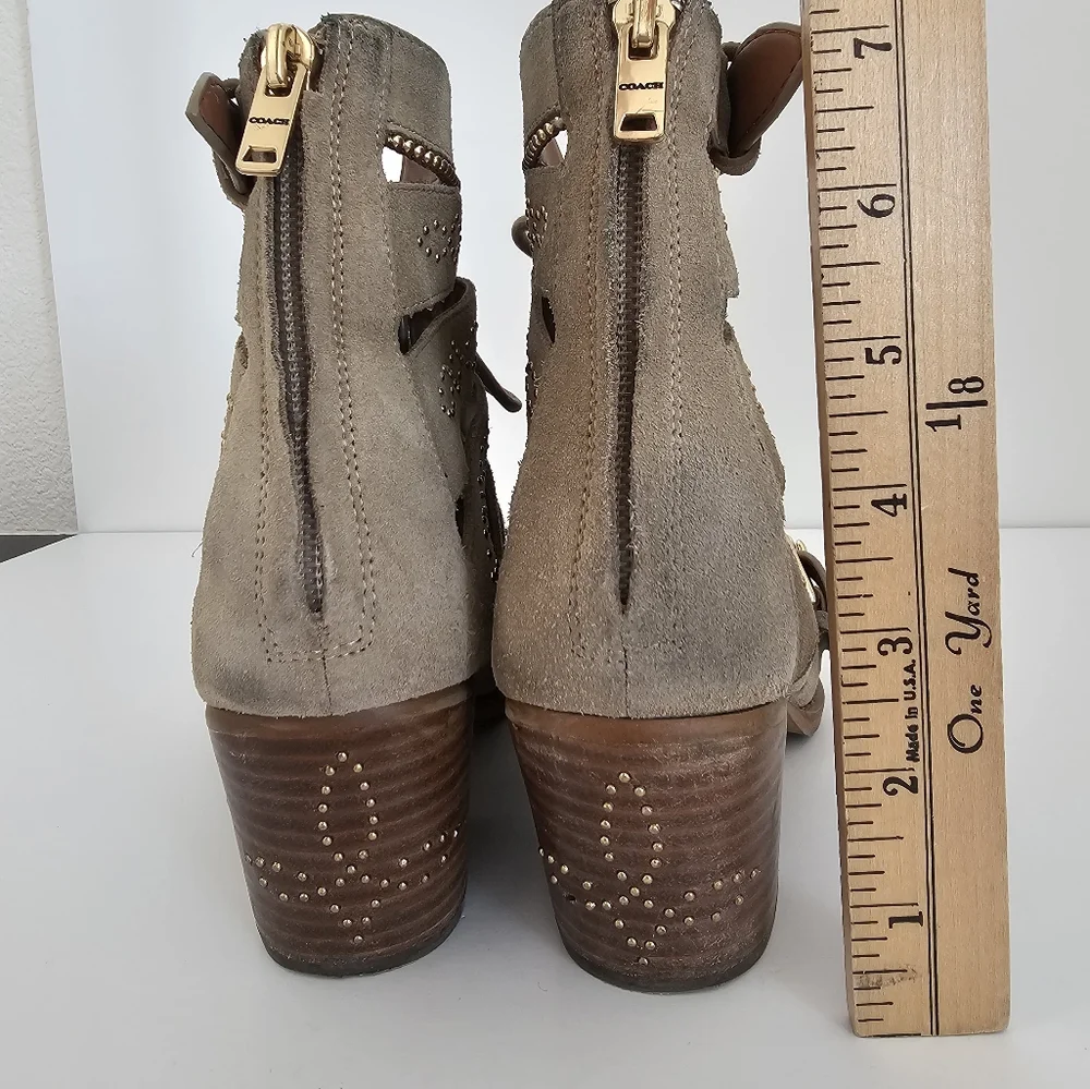 Coach Paisley Bootie Beige Suede Cutouts Studded Fleur De Lys Size 8